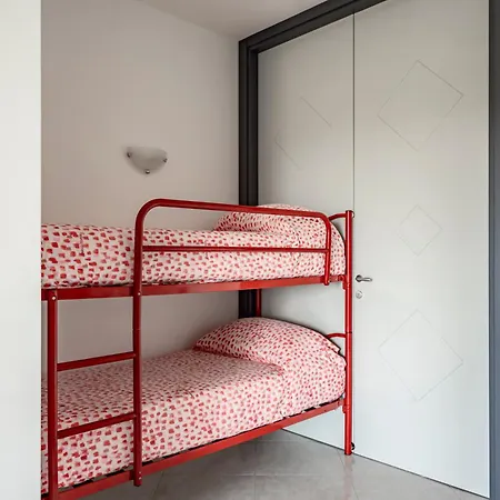 Liscio By Rentbeat Noci